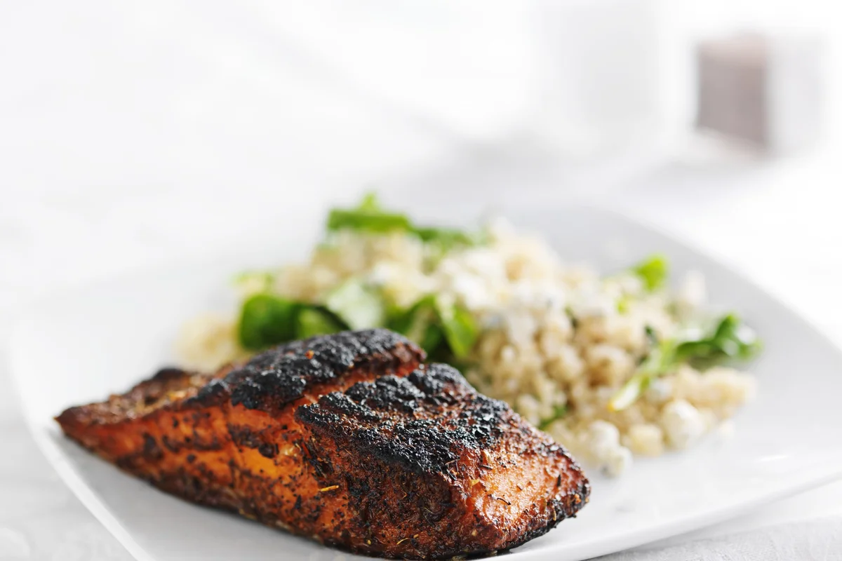 Filets de saumon noirci à la cajun