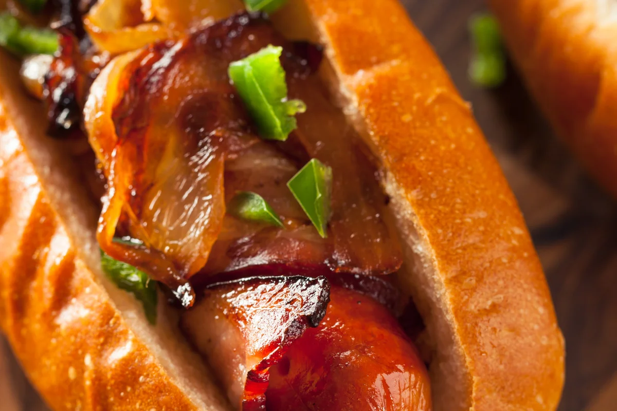 Hot Dogs Grillés Enveloppés de Bacon