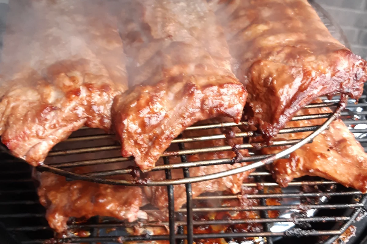 Côtes de porc fumées glacées au Dr Pepper