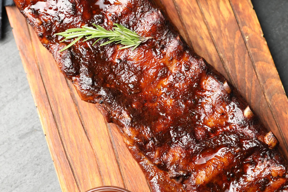 Costillas BBQ Suaves con Salsa Casera