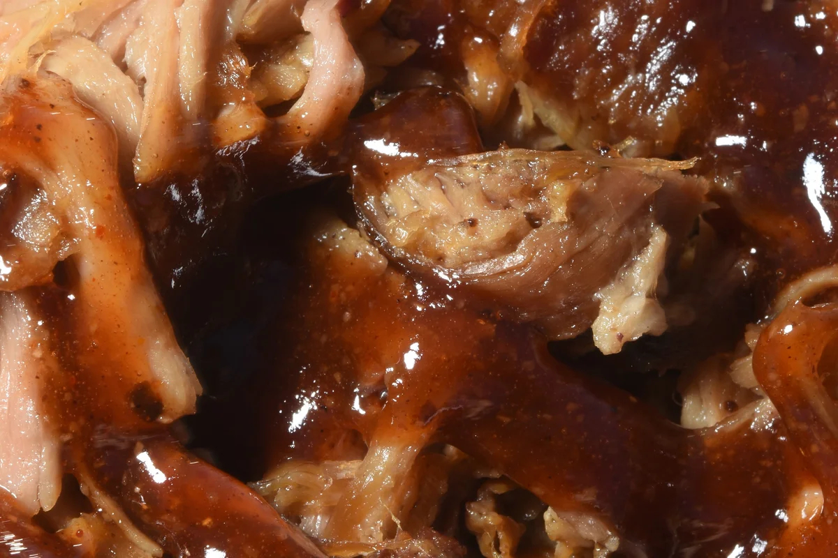 Cerdo Desmenuzado con Sabor a Arce Ahumado