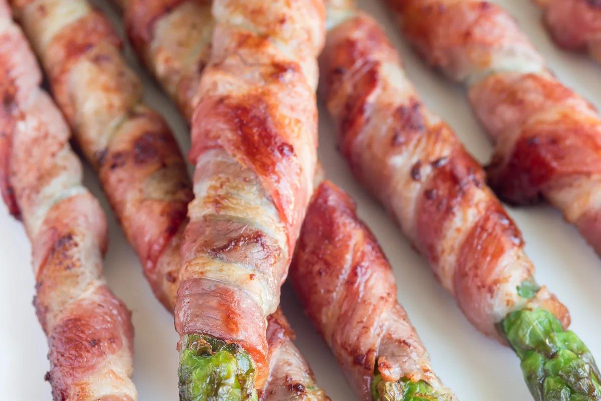 Bacon-Wrapped Asparagus Bundles