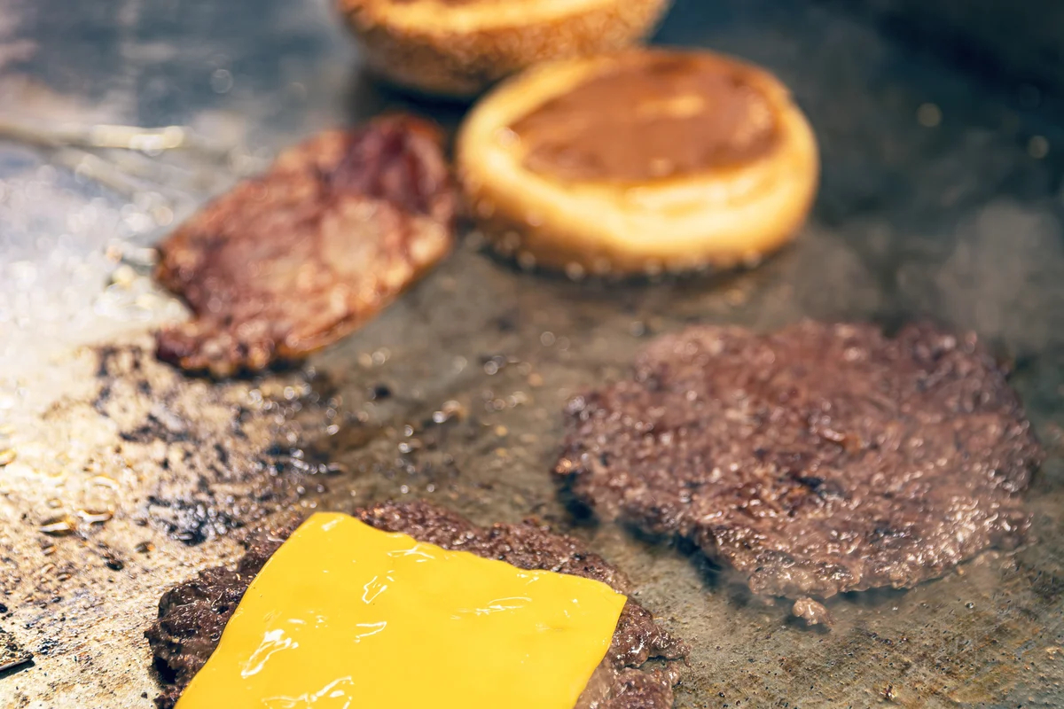Burgers Écrasés à la Plaque